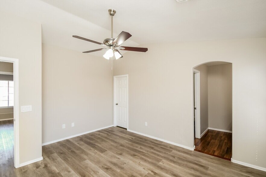 Building Photo - 8935 E Capri Ave