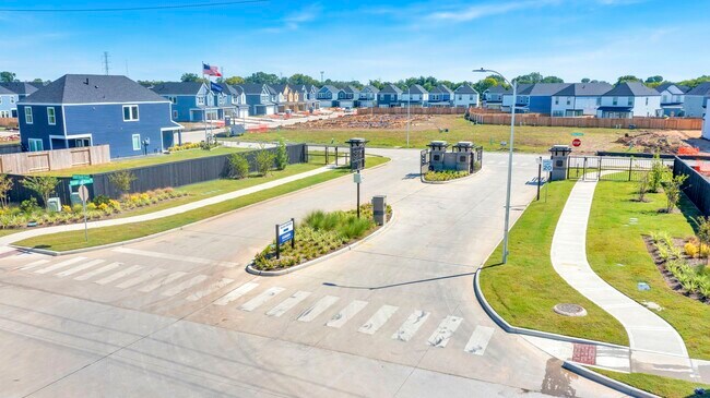 Building Photo - 10316 Penryn Frst Trl