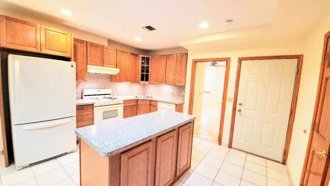 Building Photo - 129 Park Ave