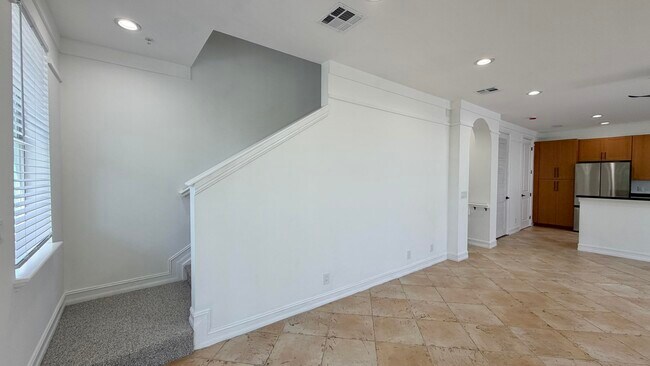 Building Photo - 810 3rd Ave N