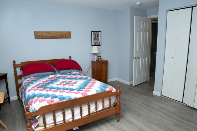 Bedroom - 43 Hadley Village Rd