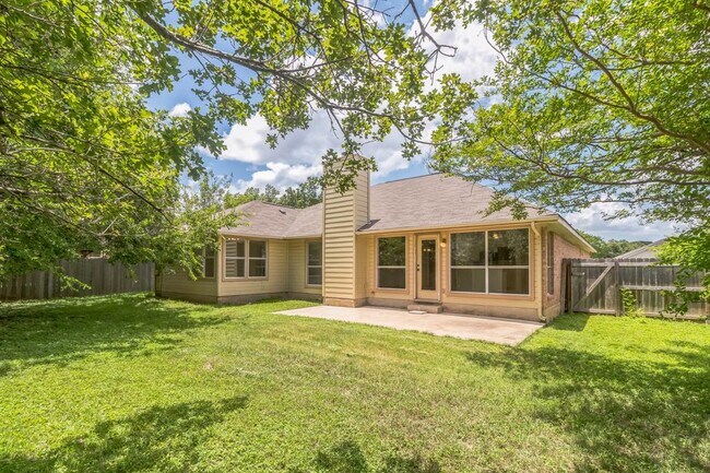 Building Photo - 800 Mountain Ridge Dr