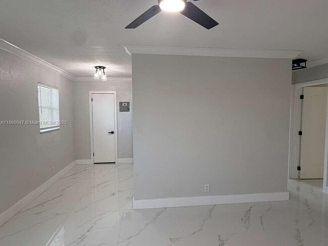 Building Photo - 3128 SW 12th Pl
