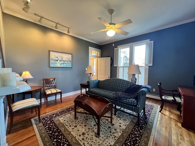 Building Photo - 4 Lee St