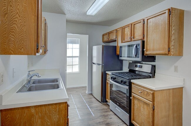 Building Photo - 8118 West Gate Blvd