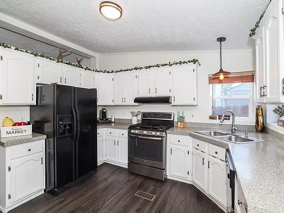 Building Photo - 1465 W 78th Cir