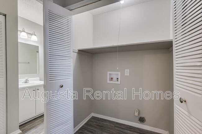 Building Photo - 2515 Center West Parkway - 10L