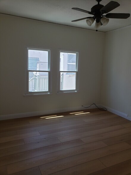 Building Photo - 360 1/2 N Genesee Ave
