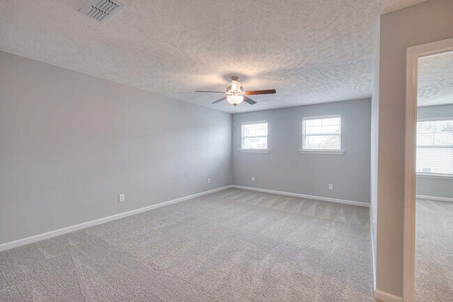 Building Photo - 165 Allie Towns Dr