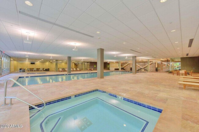 Building Photo - 7117 E Rancho Vista Dr