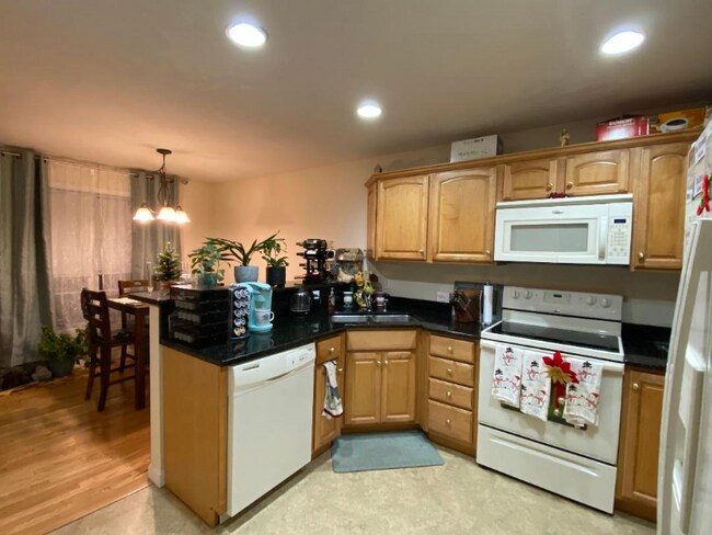 Building Photo - 23 Cabernet Dr