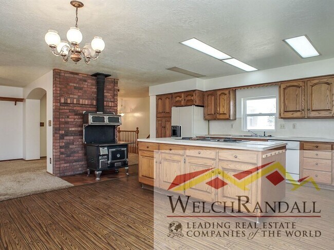 Building Photo - Your Ideal 4-Bed Layton Home - Style, Spac...