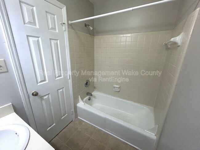 Building Photo - 1410 Kent Rd