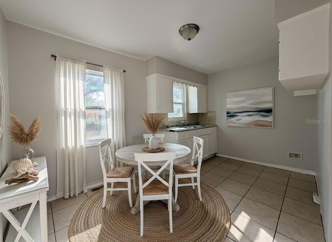 Building Photo - 900 40th St S