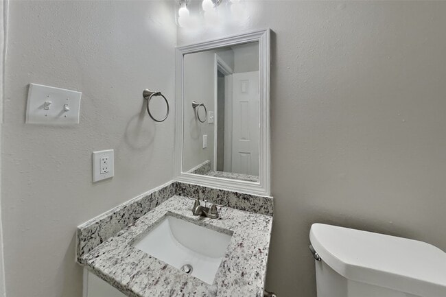 Building Photo - 1227 Caraquet Dr