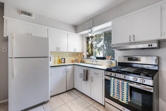 Building Photo - 418 Saratoga Dr