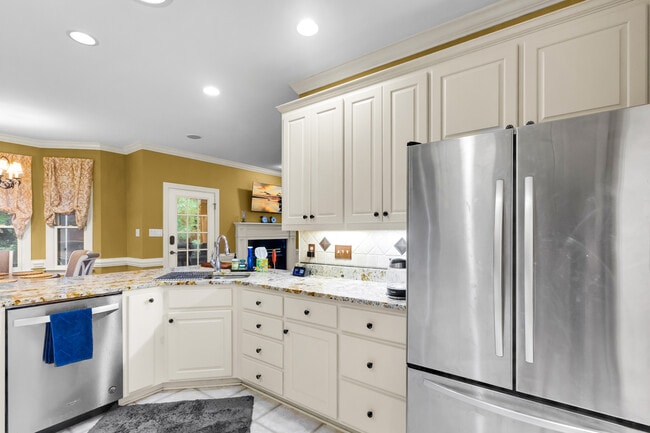 Building Photo - 106 Brugg Ct
