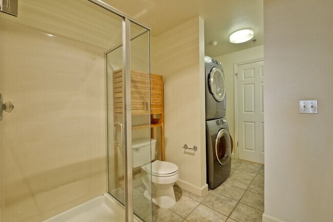 Building Photo - Downtown Mountain View l Stylish Home