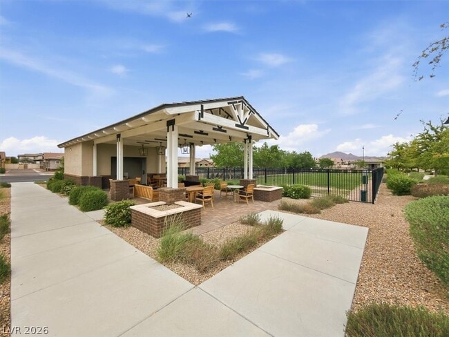 Building Photo - 246 Tallis Hills Ave