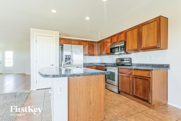 Building Photo - 33827 N Slate Creek Dr