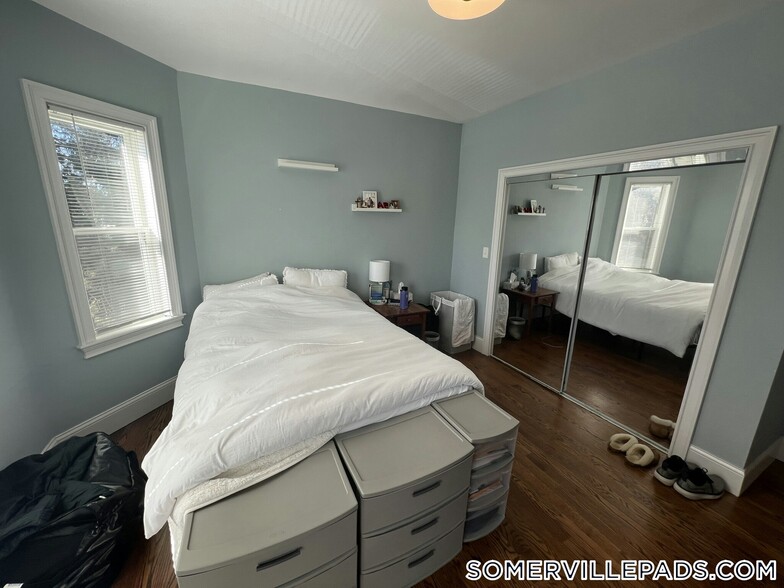 Building Photo - 337 Highland Ave