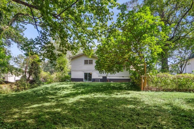 Building Photo - 2647 Hatfield Cir SE
