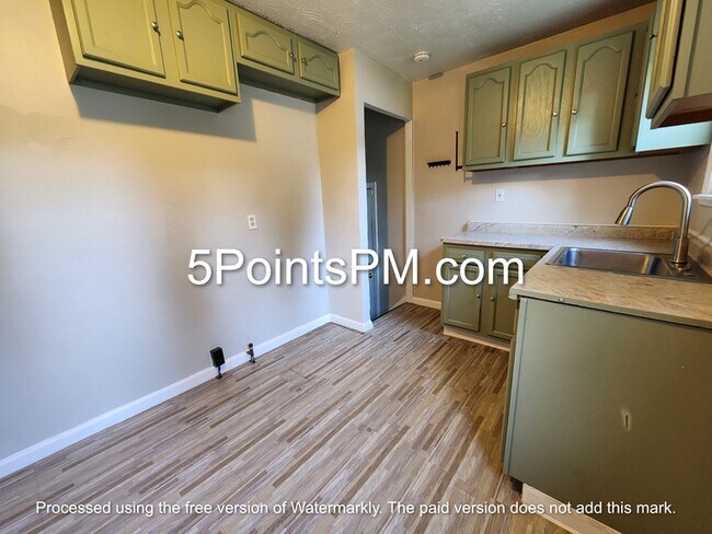 Building Photo - 21411 Raymond St