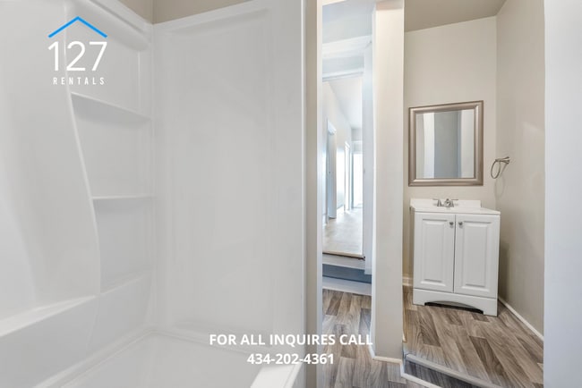 Building Photo - Modern Comfort Meets Prime Convenience - 3BR/2BA in Lynchburg!