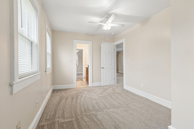 Building Photo - Water Views, Hampton, 3 bed 2.5 bath Ready Now!