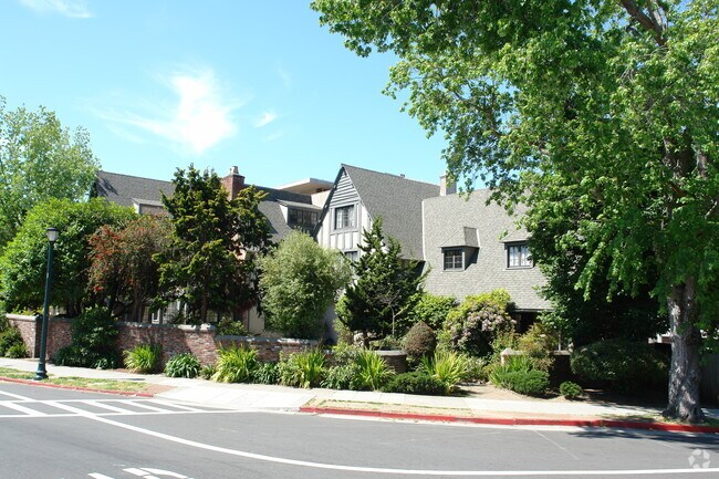 Primary Photo - Berkeley Rooming House