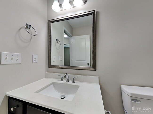 Building Photo - 364 Eastfair Dr