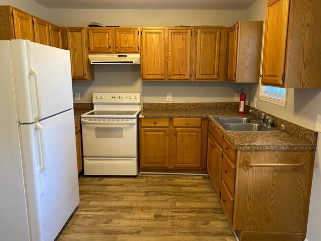 Building Photo - 3963 W Montague Ave