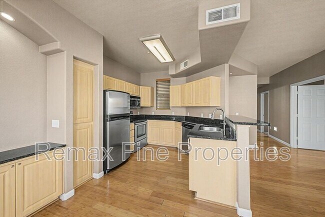 Building Photo - 5303 N 7th St