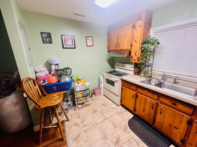 Building Photo - 4008 Wilmont Dr
