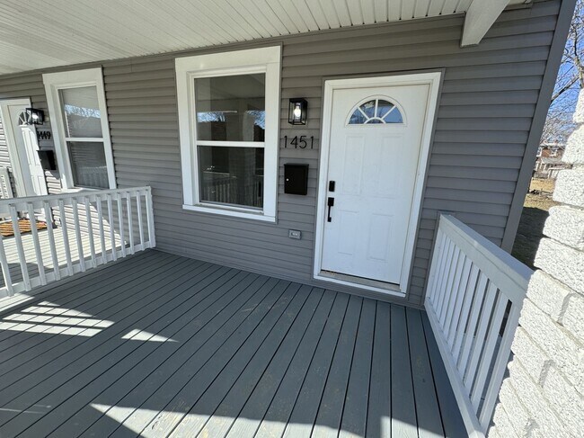 Building Photo - 2 Bedroom - Weiland Park