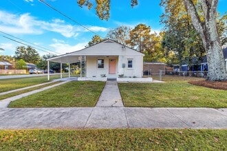 Building Photo - 2808 Martha Dr
