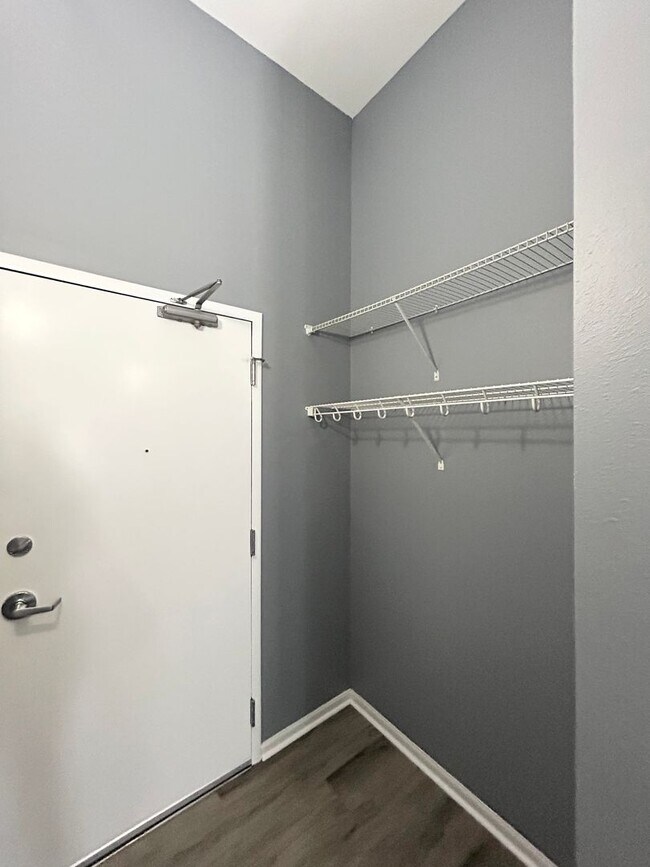 Building Photo - Limited time special! Stylish finishes in ...