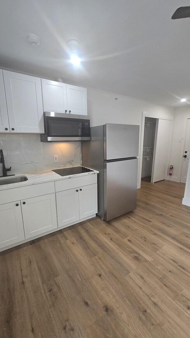 Building Photo - Greenwood Lake Owenrs LLC