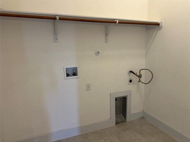 Building Photo - 11204 Charger Wy