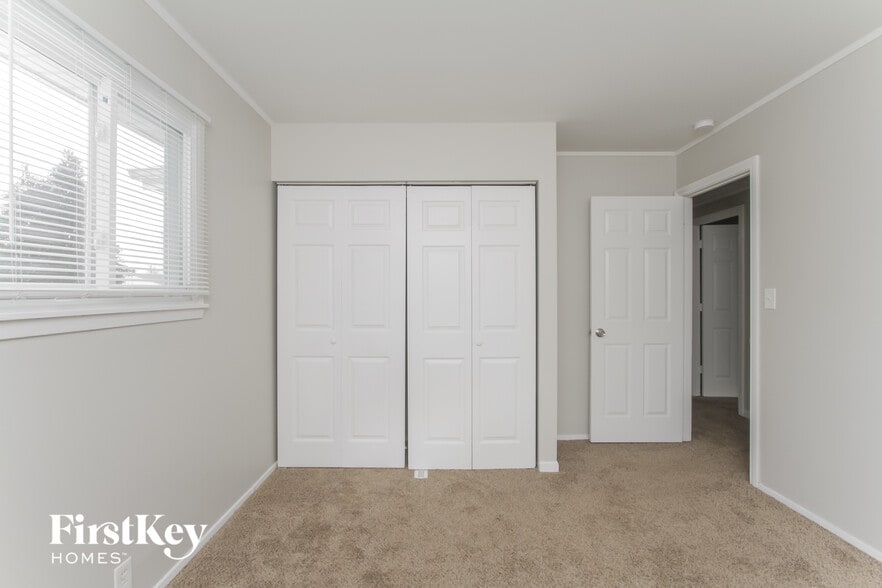 Building Photo - 21 Thrush St