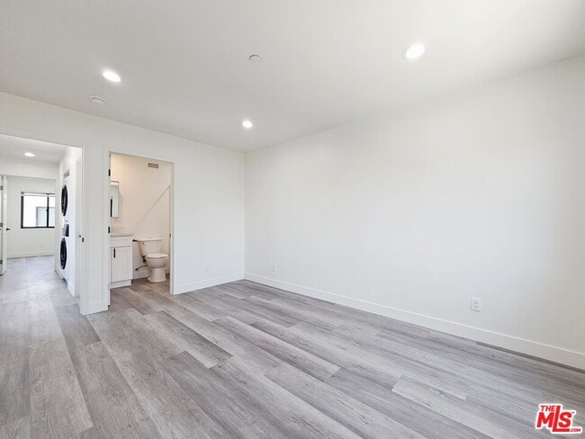 Building Photo - 4112 Normandie Ave