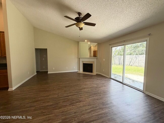 Building Photo - 6902 Southern Oaks Dr W