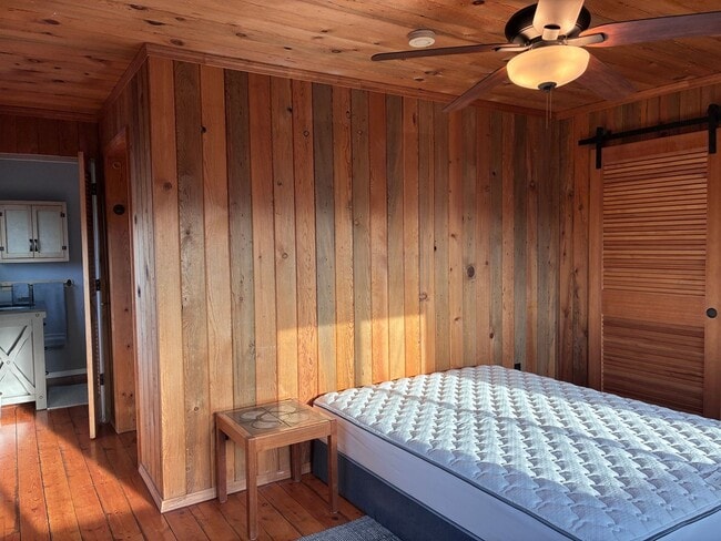 Building Photo - Peaceful Terrebonne Living Near Steelhead Falls, Unbelievable Views!