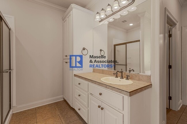 Building Photo - 4 Bed/3 Bath home Ashbrooke Subdivision Madison MS