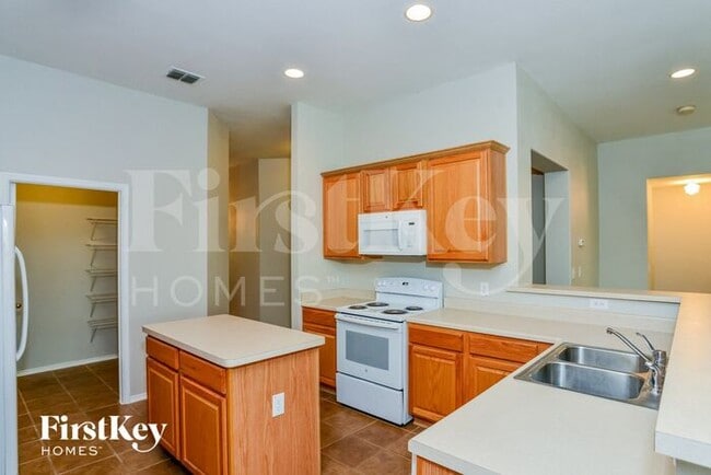 Building Photo - 13701 Laramie Hill