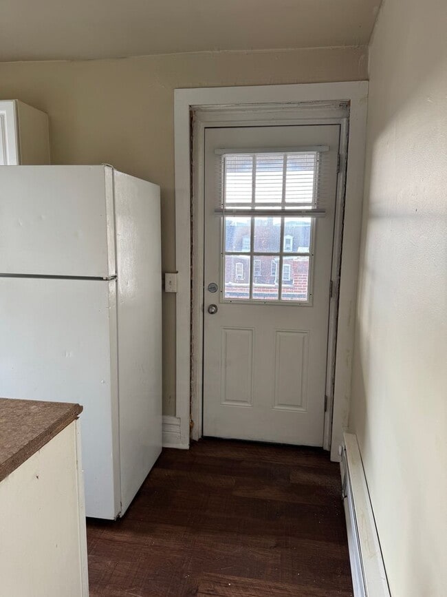 Building Photo - 718-718 Washington St