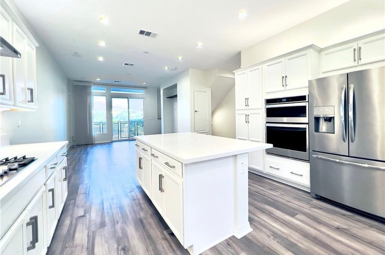 Building Photo - 110 Keeper