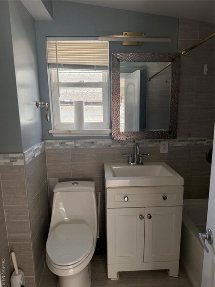 Building Photo - 10 Hillside Terrace