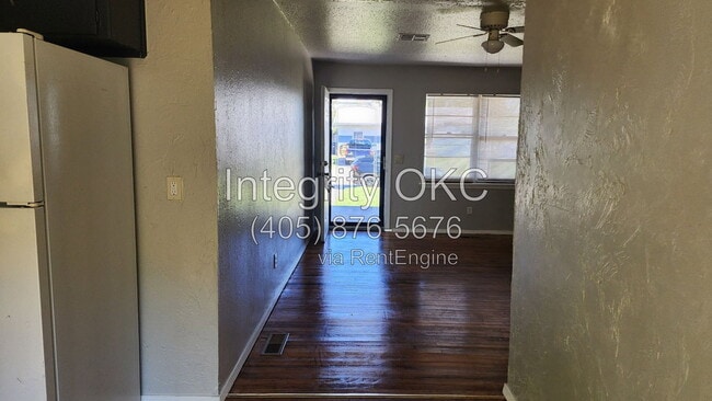 Building Photo - 6413 S Kelley Ave