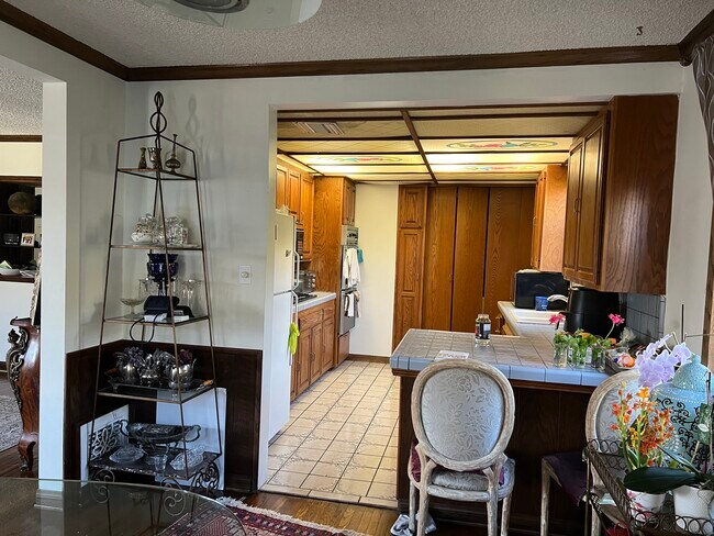 Building Photo - 1618 Glendon Ave